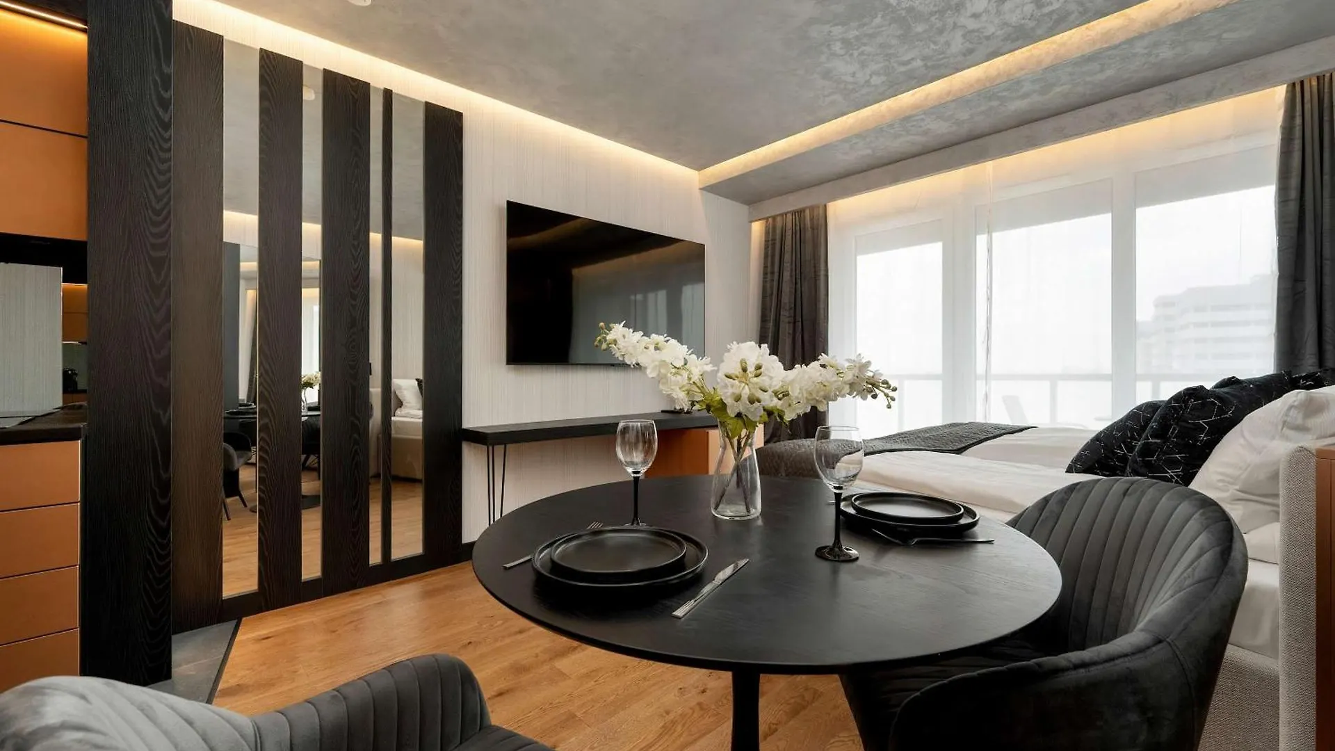 Elegant Studio Close To River With Air Conditioning By Renters Prestige Wroclaw