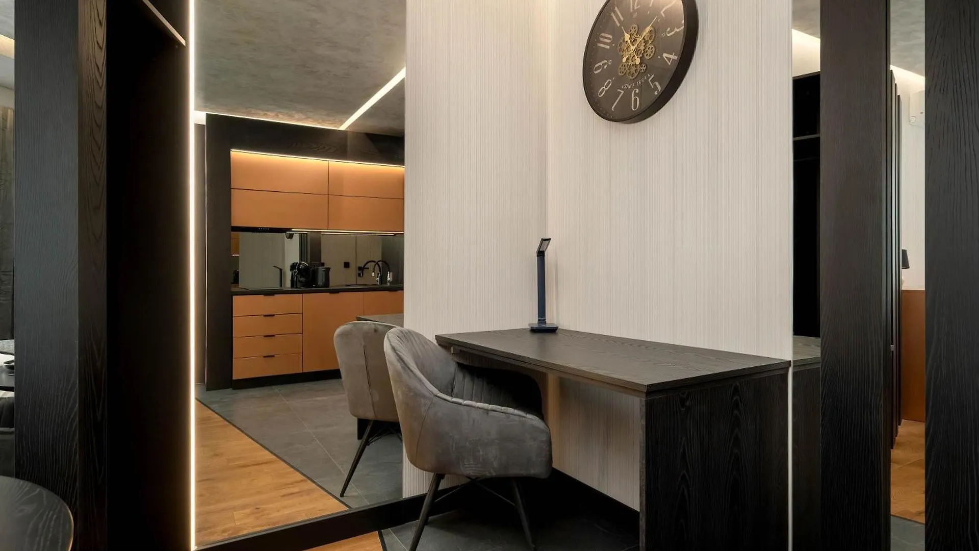 Elegant Studio Close To River With Air Conditioning By Renters Prestige Wroclaw Poland