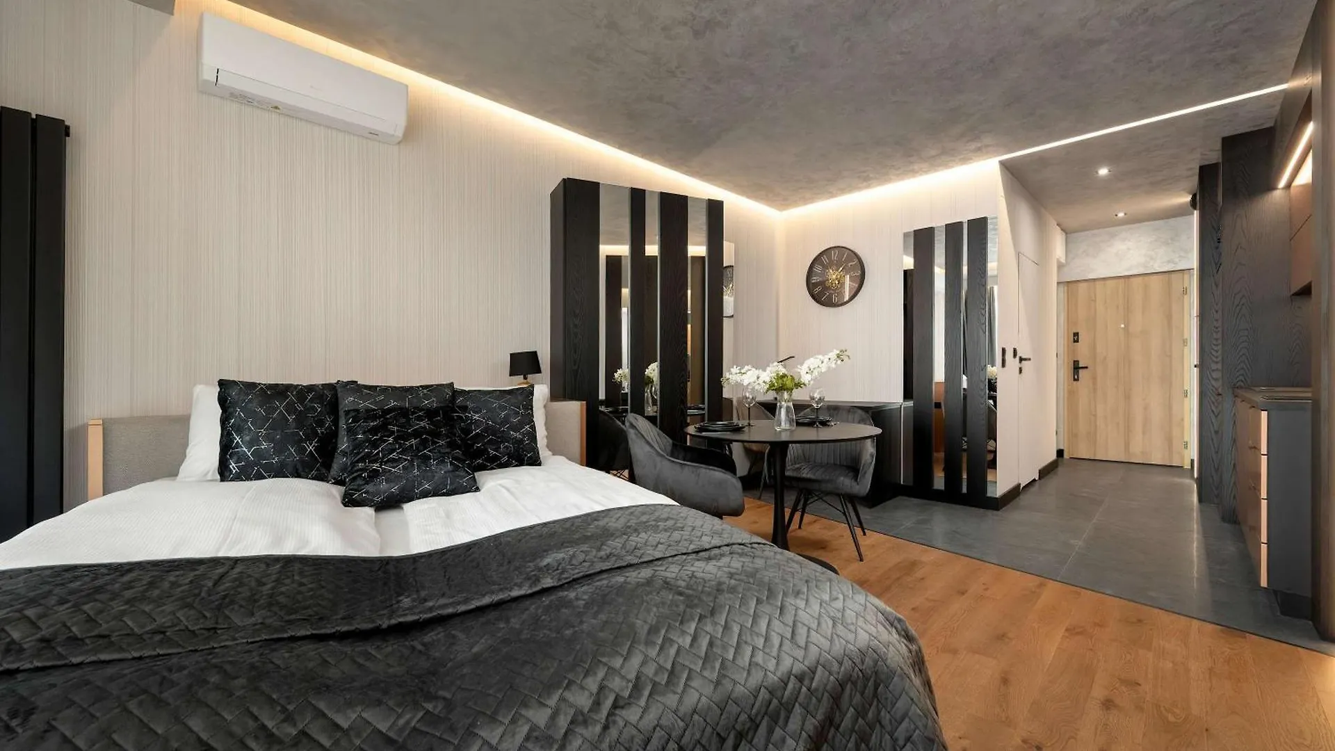 Appartement Elegant Studio Close To River With Air Conditioning By Renters Prestige Wrocław
